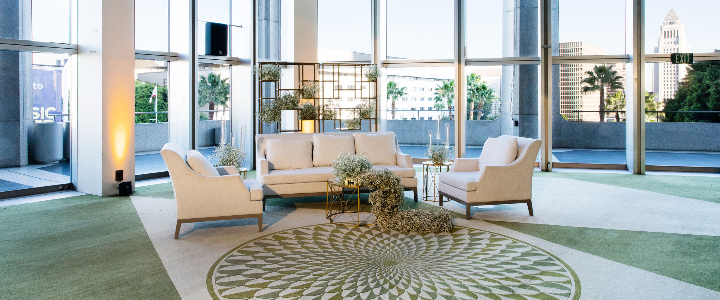 Lounge Area Image - desktop version