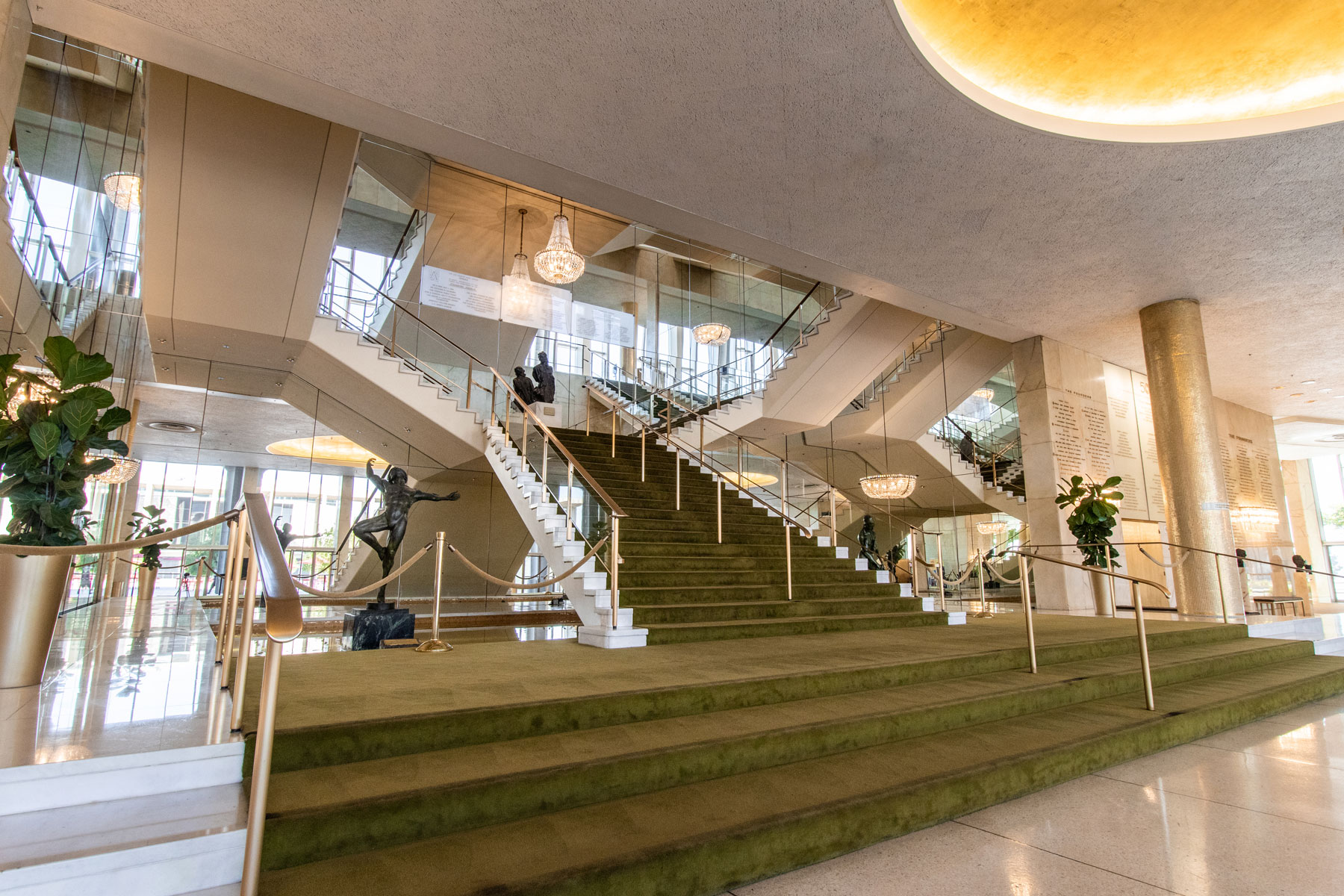 Dorothy Chandler Pavilion Lobby